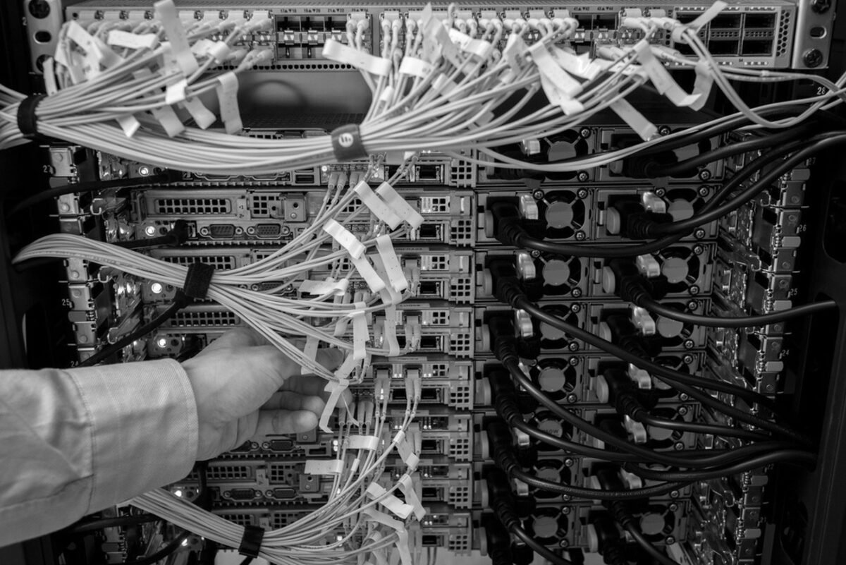 Infrastruktur jaringan dan server